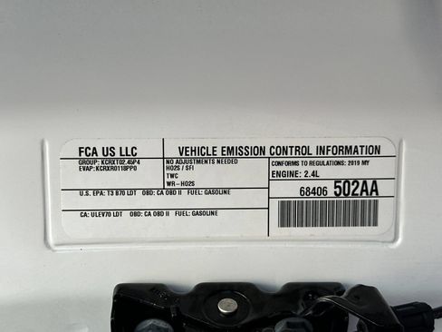Used 2019 Jeep Cherokee Latitude Plus FWD image 37