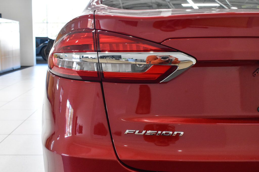 Used 2020 Ford Fusion SEL FWD image 14