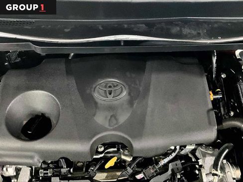 Certified 2022 Toyota Sienna XLE Woodland Edition image 33