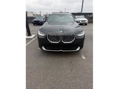 Certified 2025 BMW X3 xDrive30i w/ Premium Package image 4