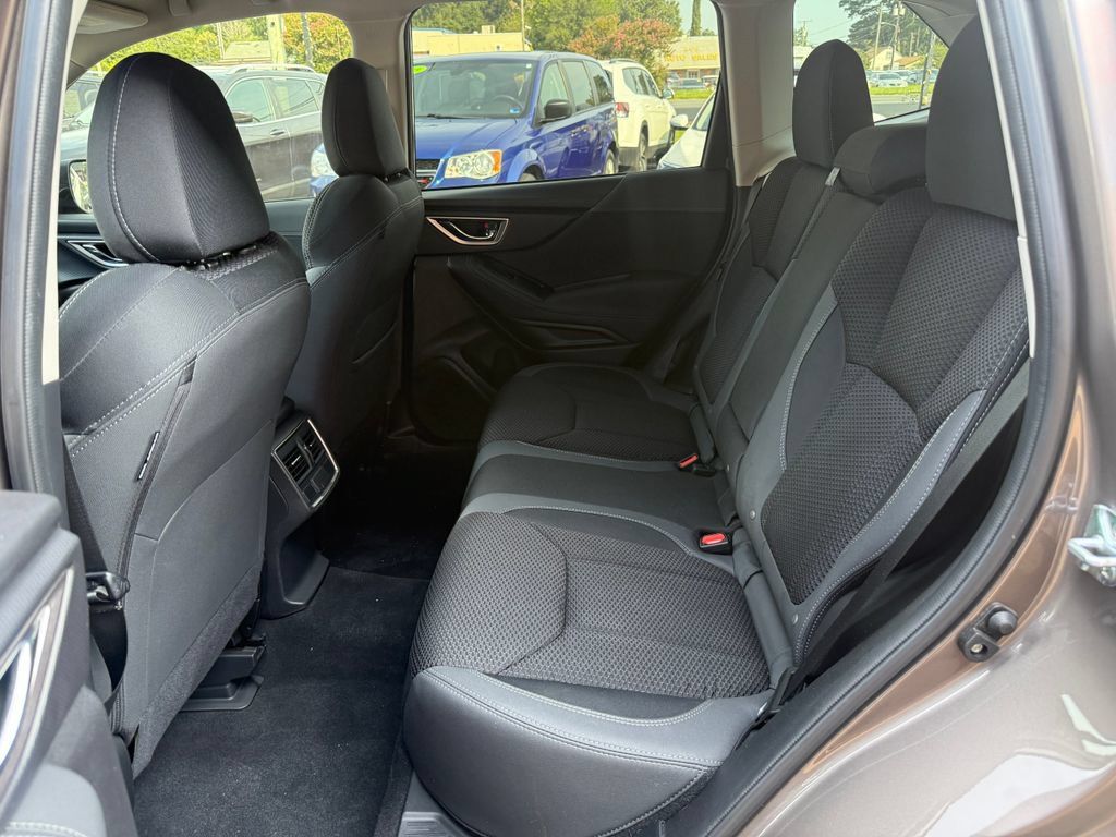Used 2024 Subaru Forester Premium AWD/4WD image 16