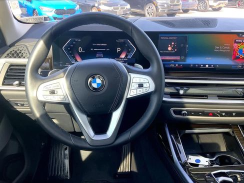 Used 2024 BMW X7 xDrive40i image 5