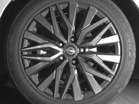 Used 2025 Nissan Altima 2.5 SV image 12