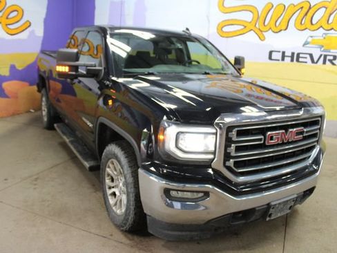 Used 2017 GMC Sierra 1500 SLE w/ Max Trailering Package AWD/4WD image 2