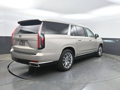Used 2021 Cadillac Escalade ESV Premium Luxury Platinum AWD/4WD image 32