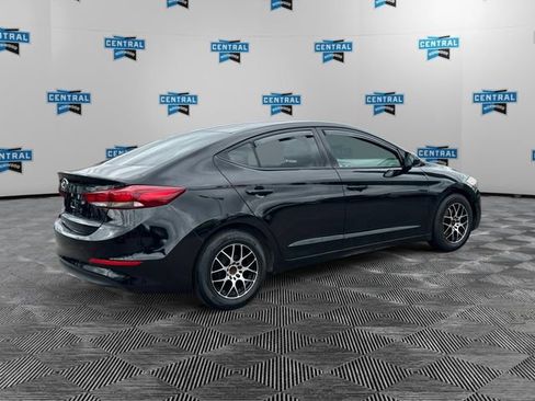 Used 2018 Hyundai Elantra SE image 4