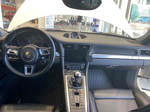 Used 2017 Porsche 911 Carrera S image 17