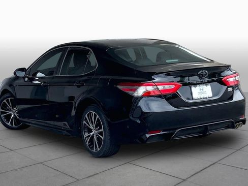 Used 2018 Toyota Camry SE w/ Moonroof Package FWD image 12