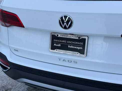 Used 2024 Volkswagen Taos SE image 13