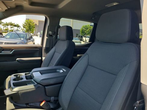 Used 2025 Chevrolet Silverado 1500 LT image 19