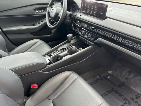 Used 2025 Honda Accord Sport image 17