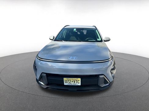 Used 2025 Hyundai Kona SEL image 3