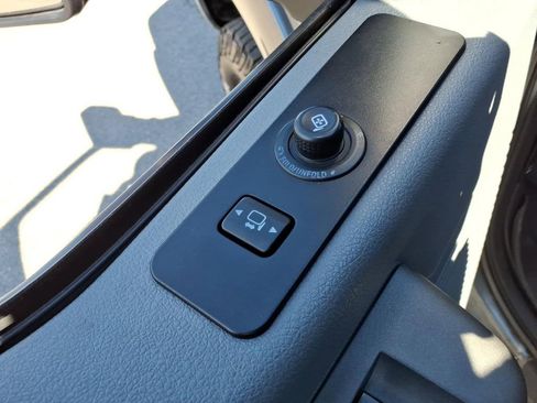 Used 2012 Ford F250 XLT w/ XLT Premium Pkg image 10