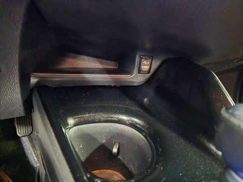 Used 2019 Toyota C-HR XLE image 24