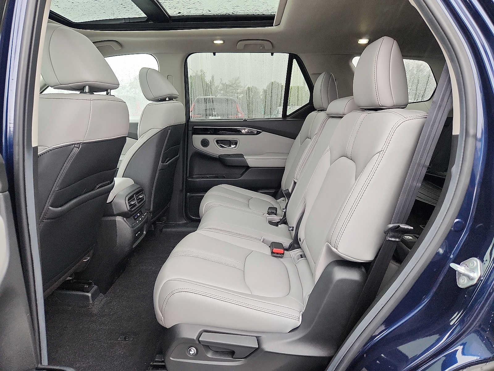 Certified 2025 Honda Pilot Touring image 10