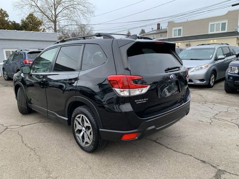 Used 2019 Subaru Forester Premium image 7