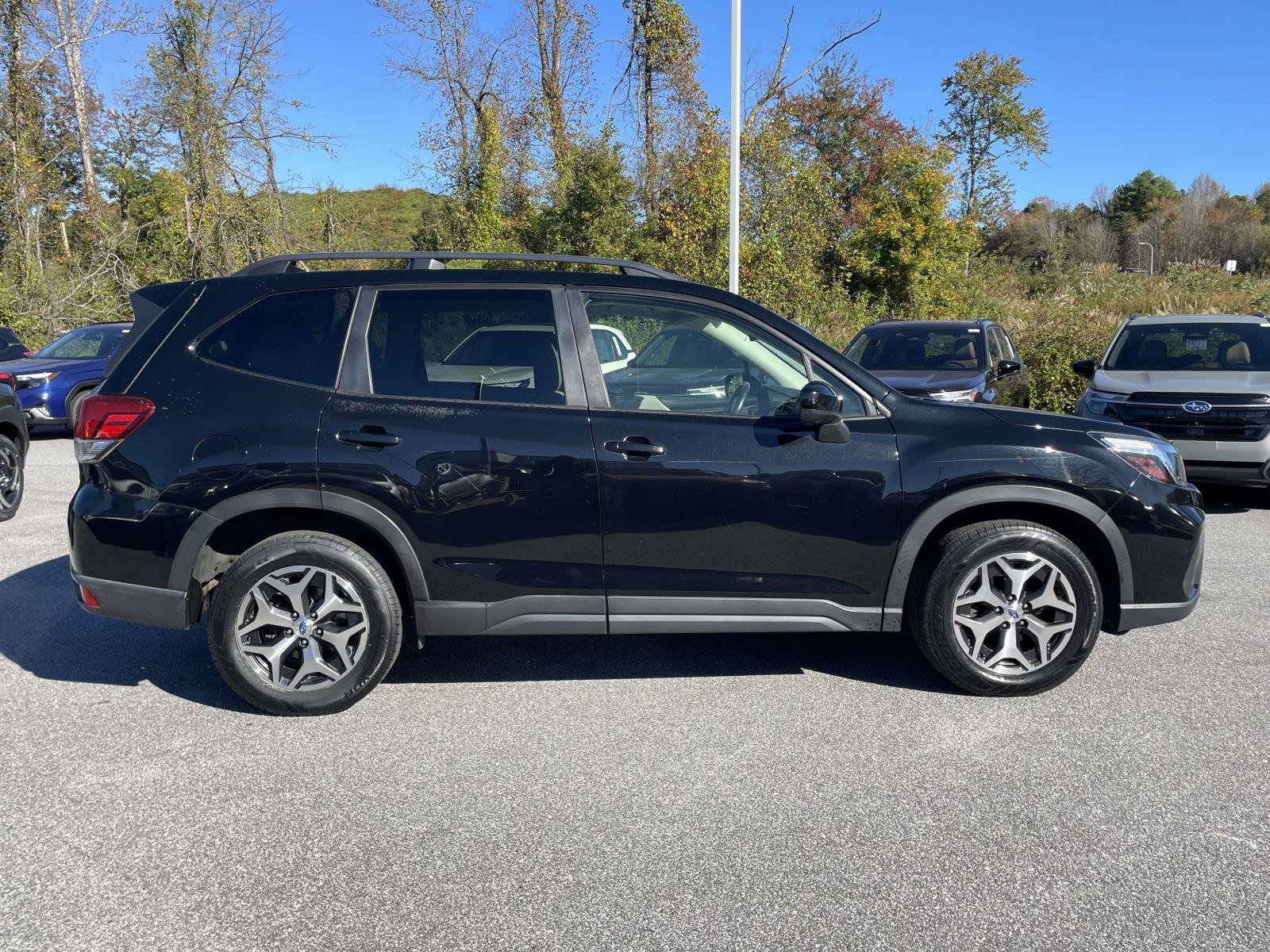 Used 2019 Subaru Forester Premium AWD/4WD image 32