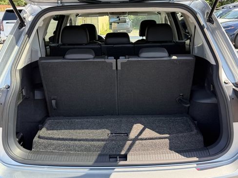 Used 2020 Volkswagen Tiguan SE w/ 3rd Row Seat Package AWD/4WD image 25