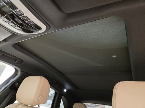 Used 2020 Porsche Macan image 18