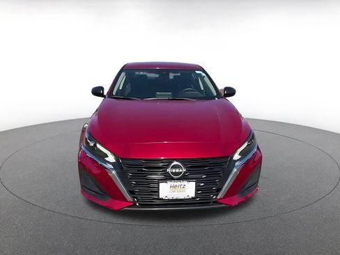 Used 2025 Nissan Altima 2.5 SV FWD image 4