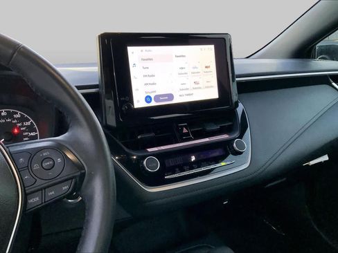 Used 2025 Toyota Corolla SE FWD image 6