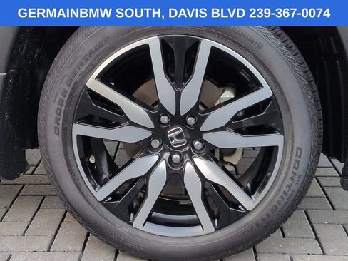 Used 2019 Honda Pilot Touring image 12