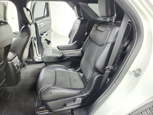 Used 2022 Ford Explorer ST image 34