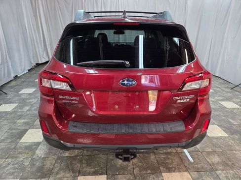 Used 2017 Subaru Outback 2.5i Limited AWD/4WD image 4