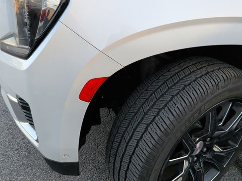 Used 2023 GMC Yukon XL Denali w/ Denali Reserve Package image 7