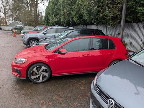 Certified 2020 Volkswagen GTI SE image 2