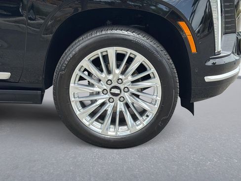 Certified 2026 Cadillac Escalade ESV Luxury AWD/4WD image 37