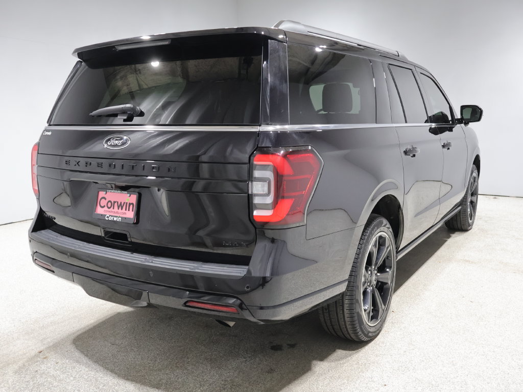 Used 2024 Ford Expedition Max Limited AWD/4WD image 2