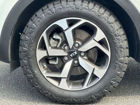 Used 2020 Kia Sportage LX image 25