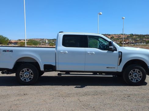 Used 2025 Ford F250 Lariat AWD/4WD image 3
