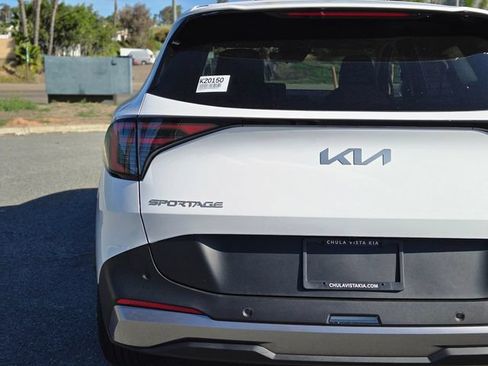 New 2026 Kia Sportage LX FWD image 9