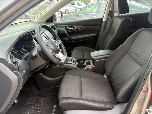 Used 2020 Nissan Rogue SV FWD image 8