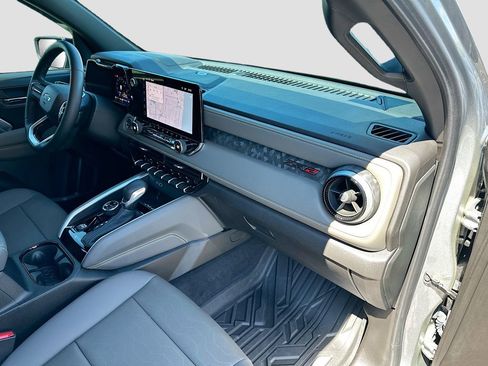 Used 2025 Chevrolet Colorado ZR2 w/ Midnight Edition image 38