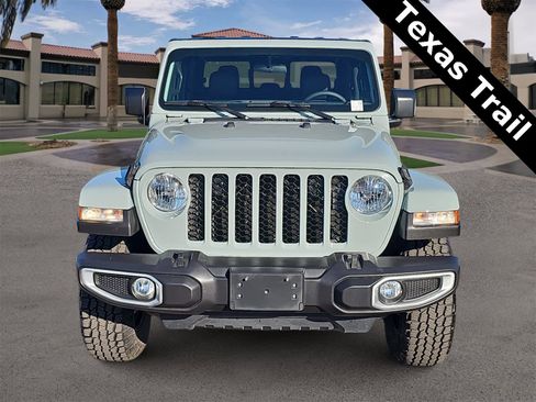 Used 2023 Jeep Gladiator Sport image 3