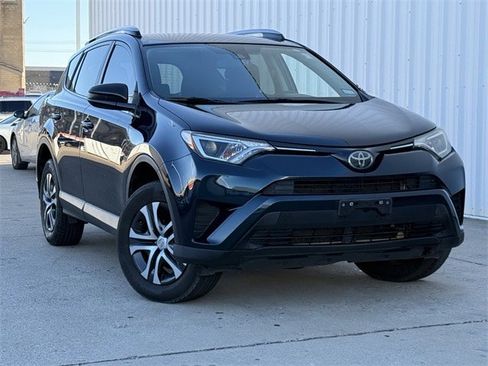Used 2018 Toyota RAV4 LE image 2