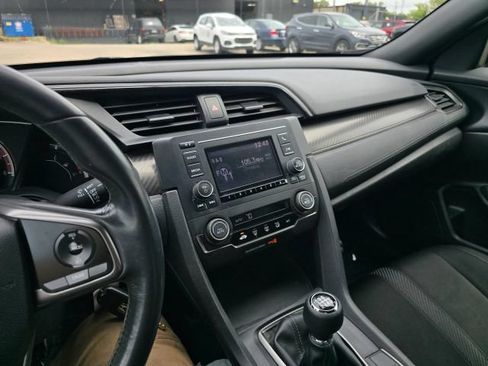 Used 2018 Honda Civic Sport image 24