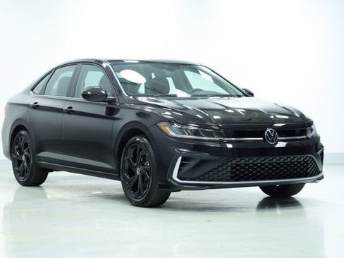 New 2026 Volkswagen Jetta SE image 3