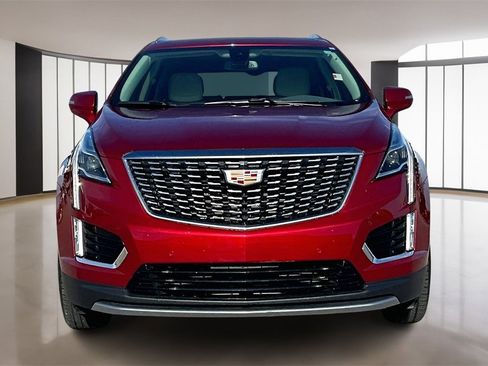 Used 2021 Cadillac XT5 Premium Luxury image 3