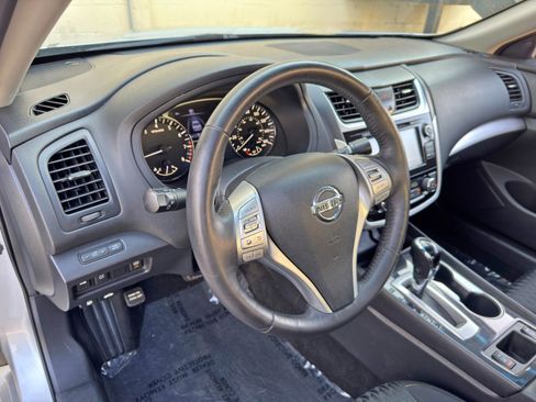 Used 2018 Nissan Altima 2.5 SV w/ 2.5 SV Technology Package FWD image 13