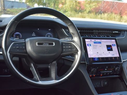 Used 2022 Jeep Grand Cherokee L Limited image 28