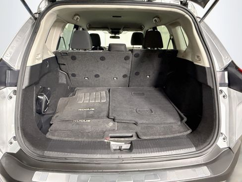 Used 2022 Nissan Rogue SV FWD image 35
