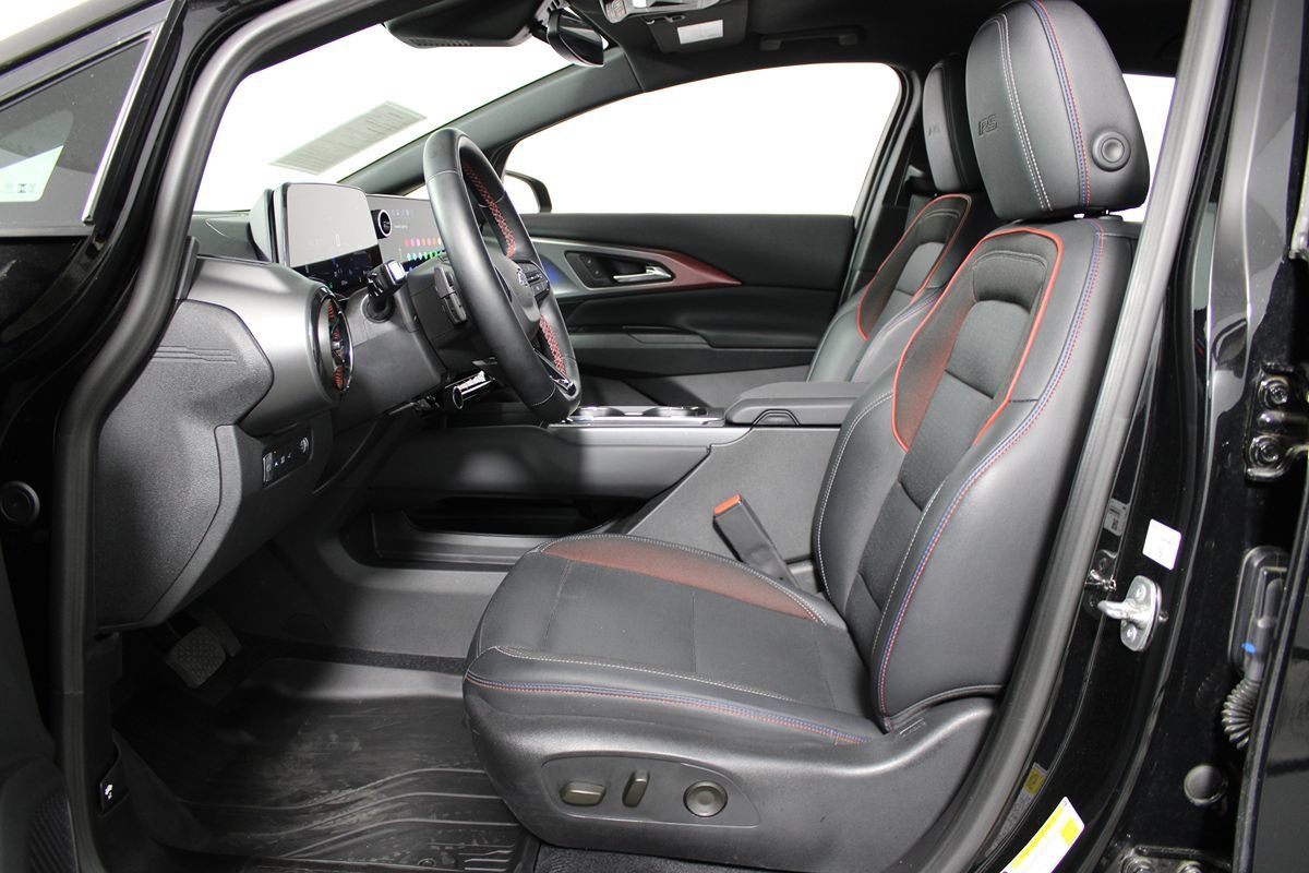 Used 2024 Chevrolet Equinox EV RS w/ LPO, Trailering Package FWD image 7