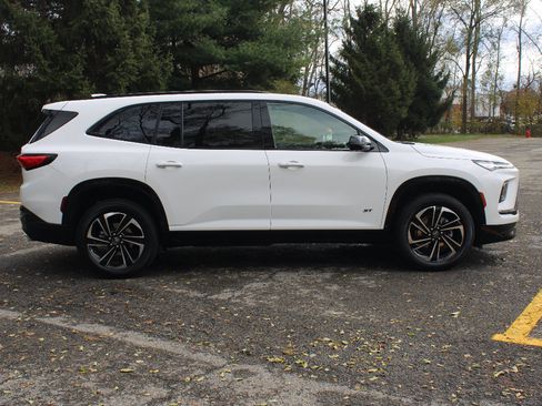 Certified 2025 Buick Enclave Sport Touring w/ Power Package image 11