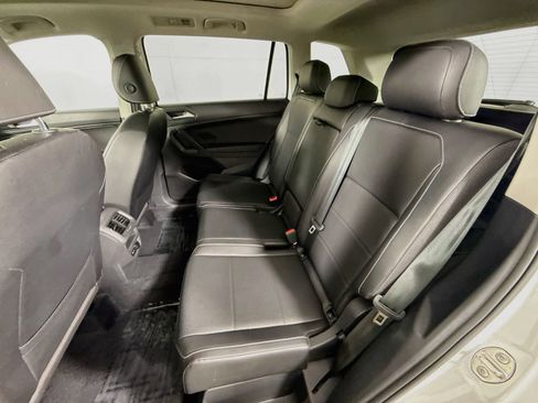 Used 2021 Volkswagen Tiguan SEL AWD/4WD image 21