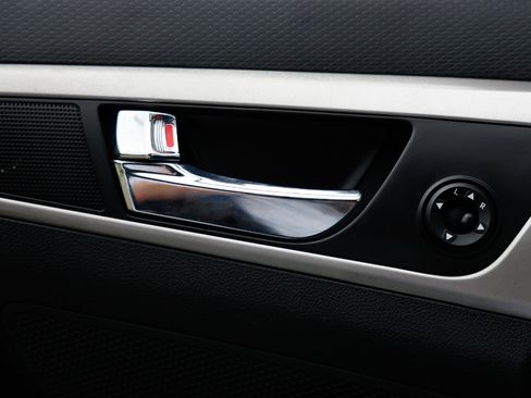 Used 2016 Hyundai Veloster image 39