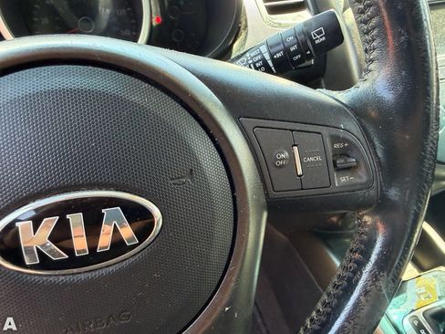 Used 2013 Kia Soul + w/ Audio Pkg FWD image 12